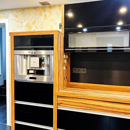 Escape To Luxury Pottum