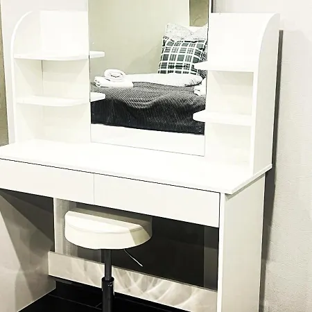 Escape To Luxury Pottum